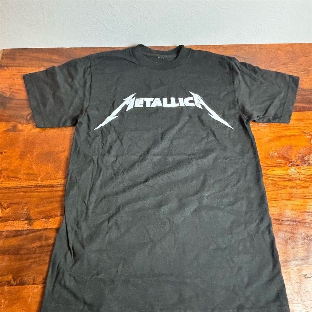 Metallica Men's Black T-Shirt Medium Rock Band Logo‎ Graphic Tee
